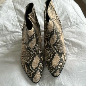 Torrid 8.5 Wide Snake Skin Pointy 3.5” Block Heel Bootie